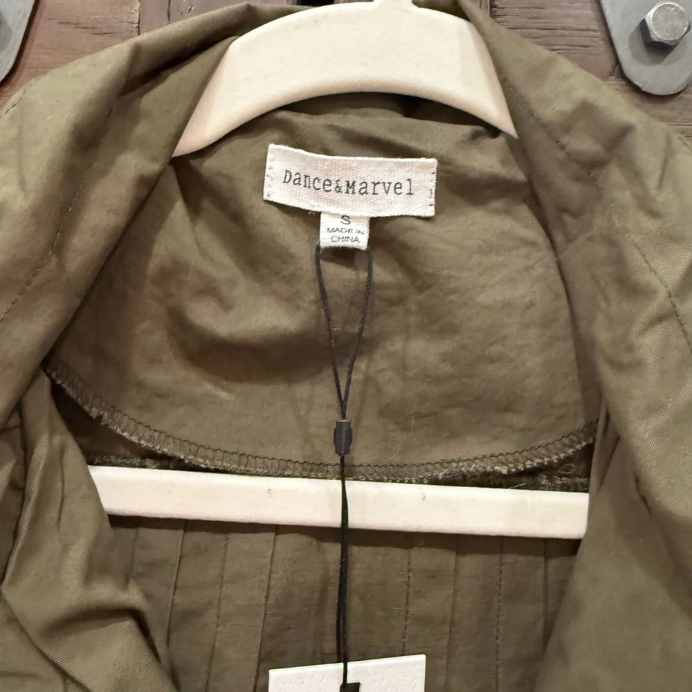 ✨ Dance & Marvel Embroidered Utility Jacket – “La Vie Est Belle” fits to large✨‎